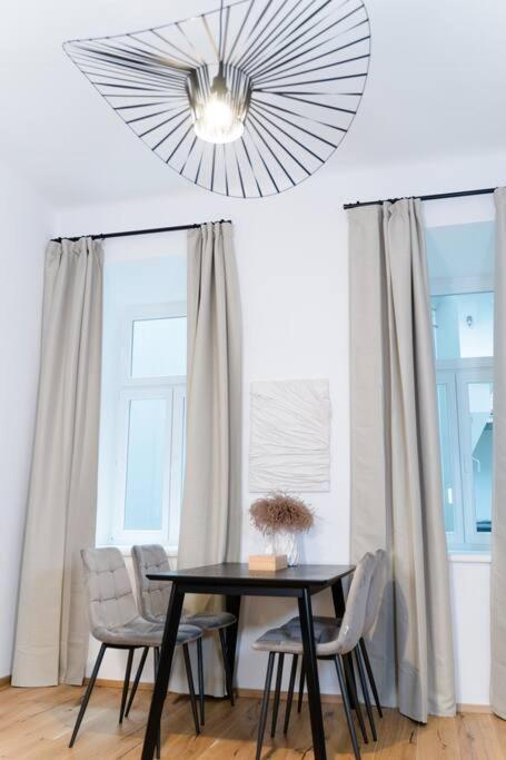 Zentrale & Ruhige 2 Zimmer - 42m² * Viena